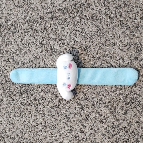 Plush Snap Cinnamoroll Bracelet - Picture 1 of 3